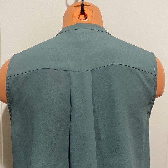 H&M Soft Sage Green Preacher Collar Plunge V Slit Neck Sleeveless Top Size 4 EUC - Picture 6 of 10